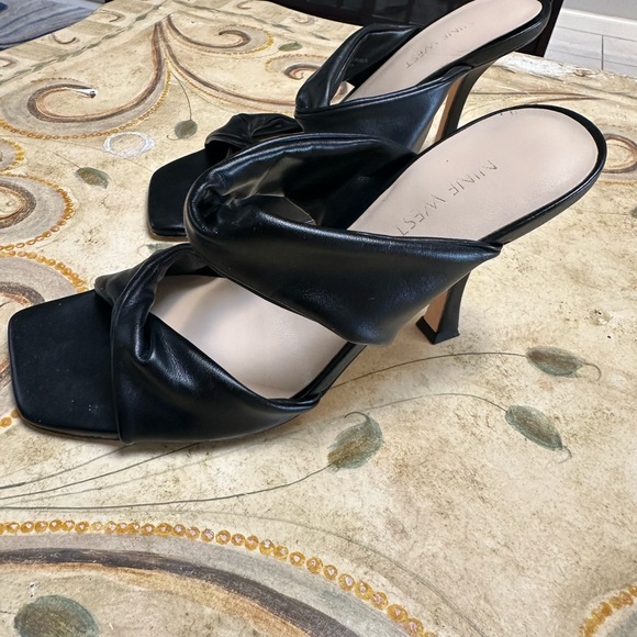 Nine West Black Twist-Front Heels - Picture 6 of 7